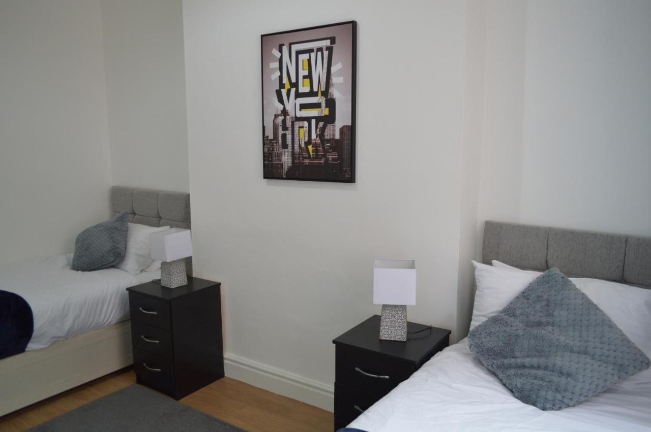 Beautiful Two-Bed Apartment With Driveway Parking Nottingham Zewnętrze zdjęcie