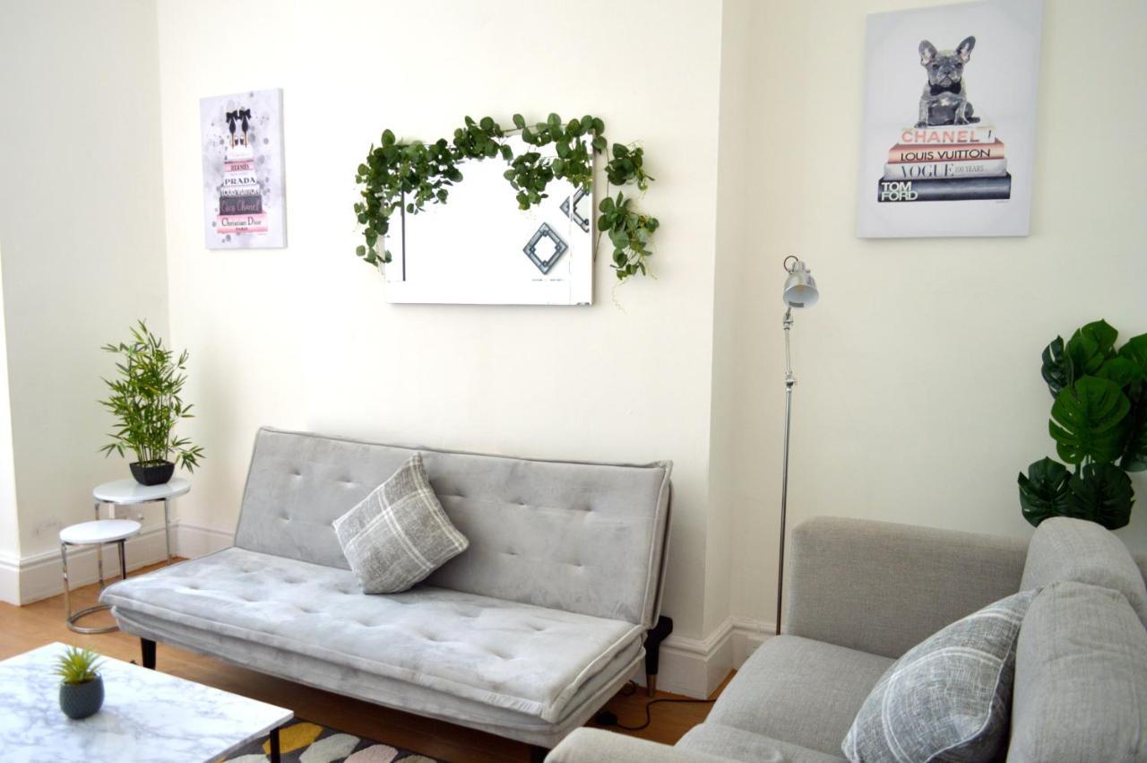 Beautiful Two-Bed Apartment With Driveway Parking Nottingham Zewnętrze zdjęcie
