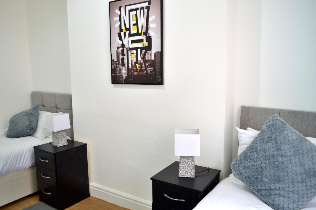 Beautiful Two-Bed Apartment With Driveway Parking Nottingham Zewnętrze zdjęcie