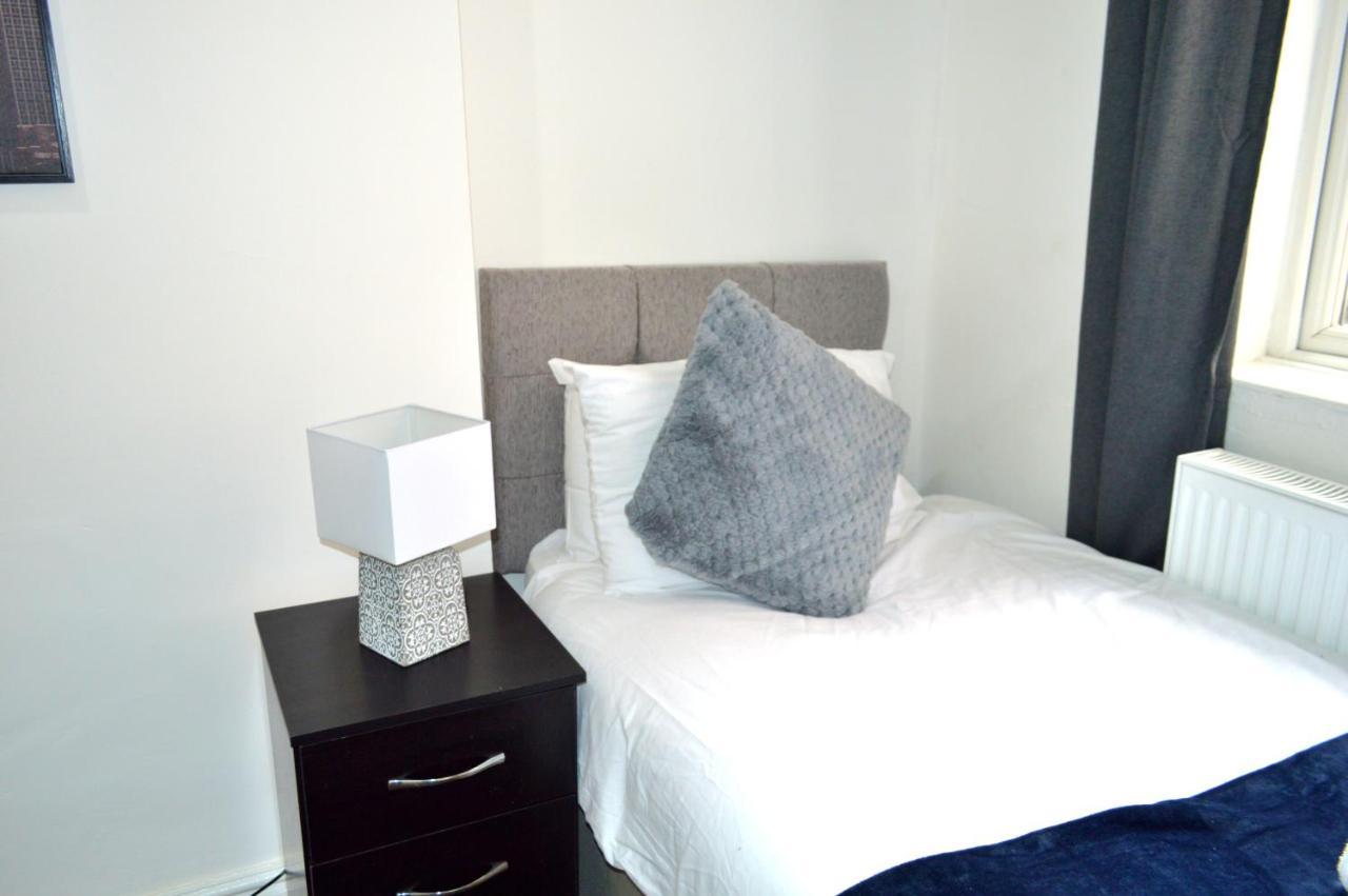 Beautiful Two-Bed Apartment With Driveway Parking Nottingham Zewnętrze zdjęcie