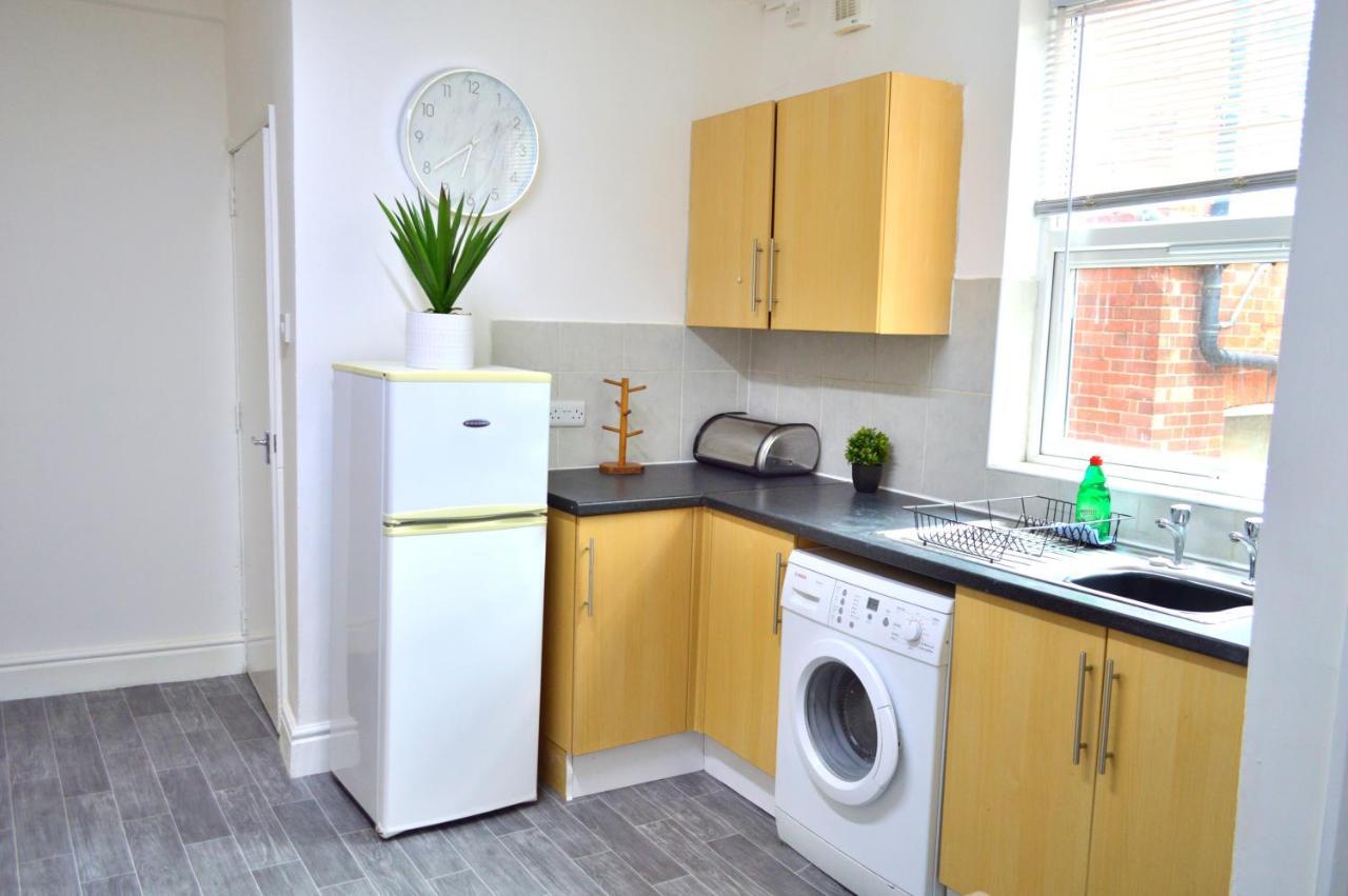Beautiful Two-Bed Apartment With Driveway Parking Nottingham Zewnętrze zdjęcie
