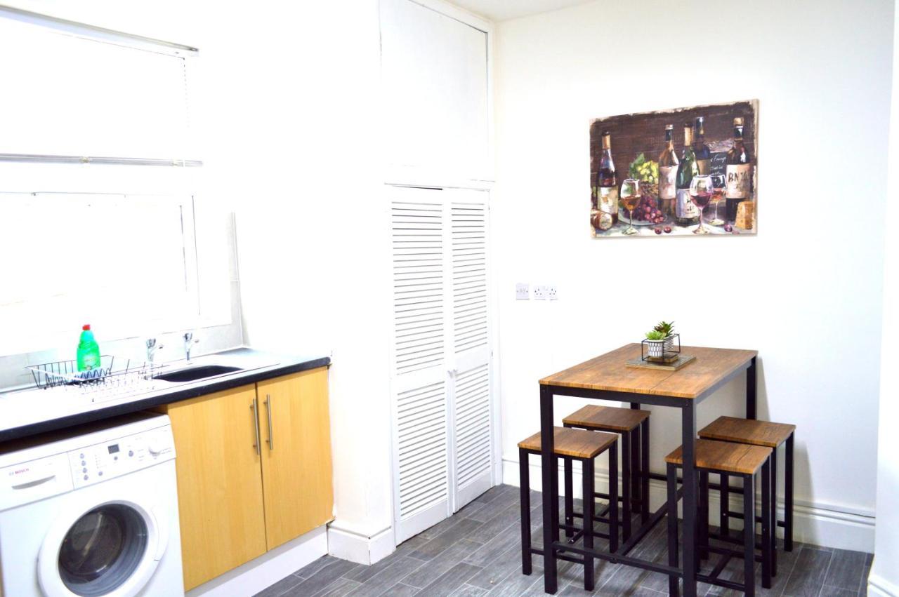 Beautiful Two-Bed Apartment With Driveway Parking Nottingham Zewnętrze zdjęcie