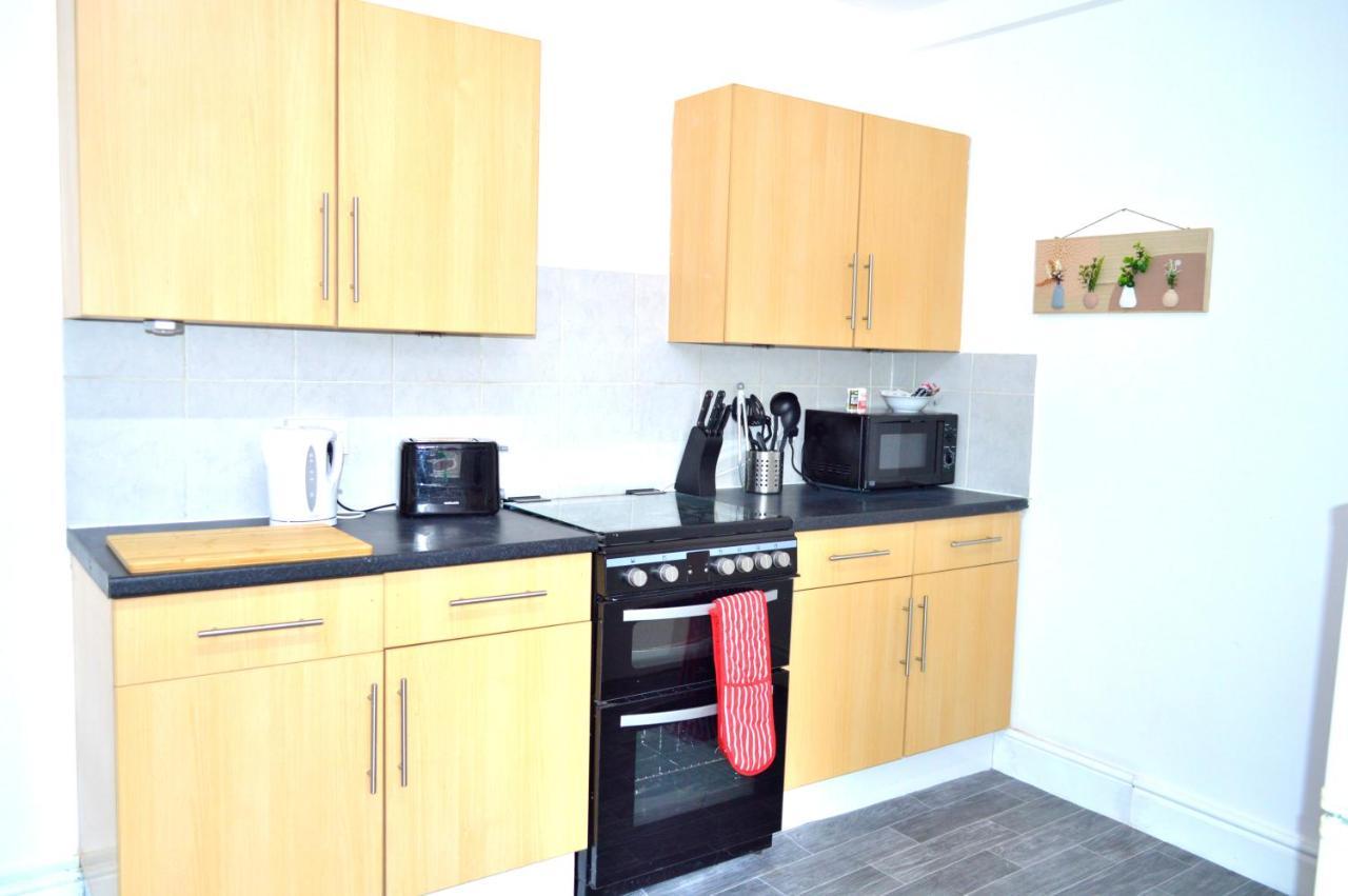 Beautiful Two-Bed Apartment With Driveway Parking Nottingham Zewnętrze zdjęcie