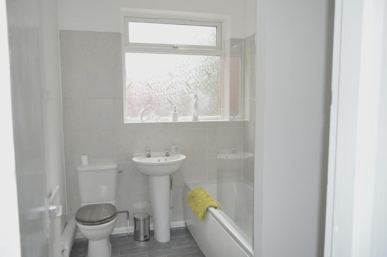 Beautiful Two-Bed Apartment With Driveway Parking Nottingham Zewnętrze zdjęcie